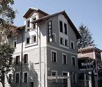 Conde Aznar Hotell Jaca Exteriör bild