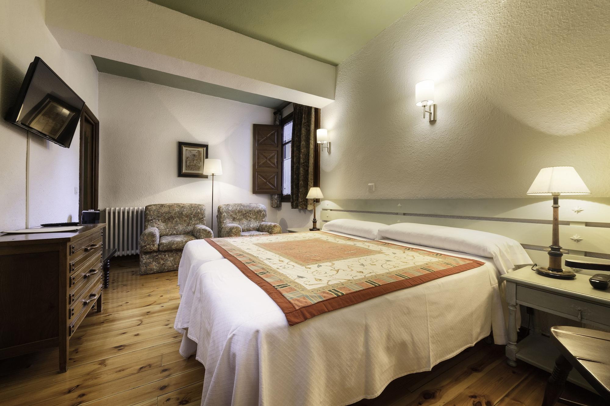 Conde Aznar Hotell Jaca Exteriör bild