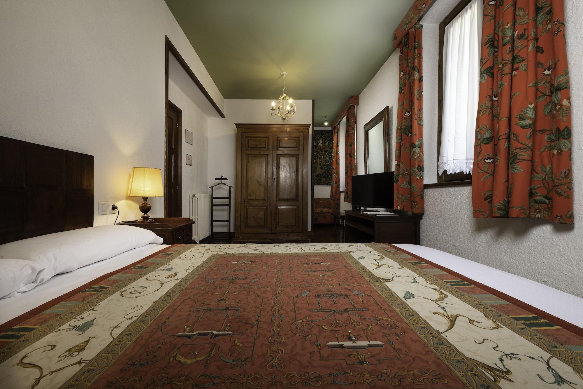 Conde Aznar Hotell Jaca Exteriör bild