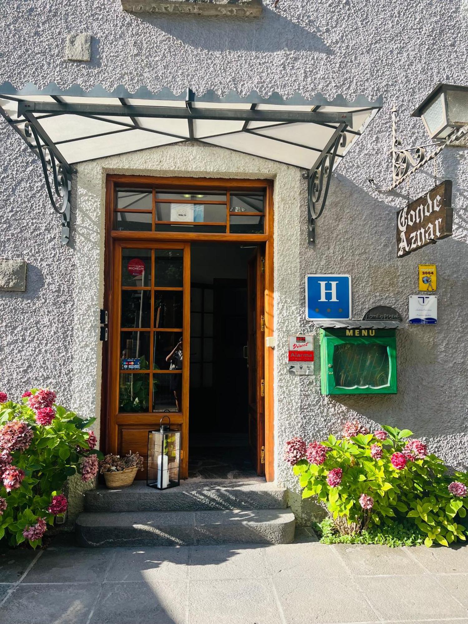 Conde Aznar Hotell Jaca Exteriör bild