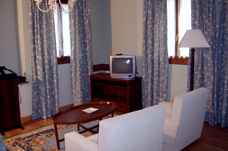 Conde Aznar Hotell Jaca Exteriör bild