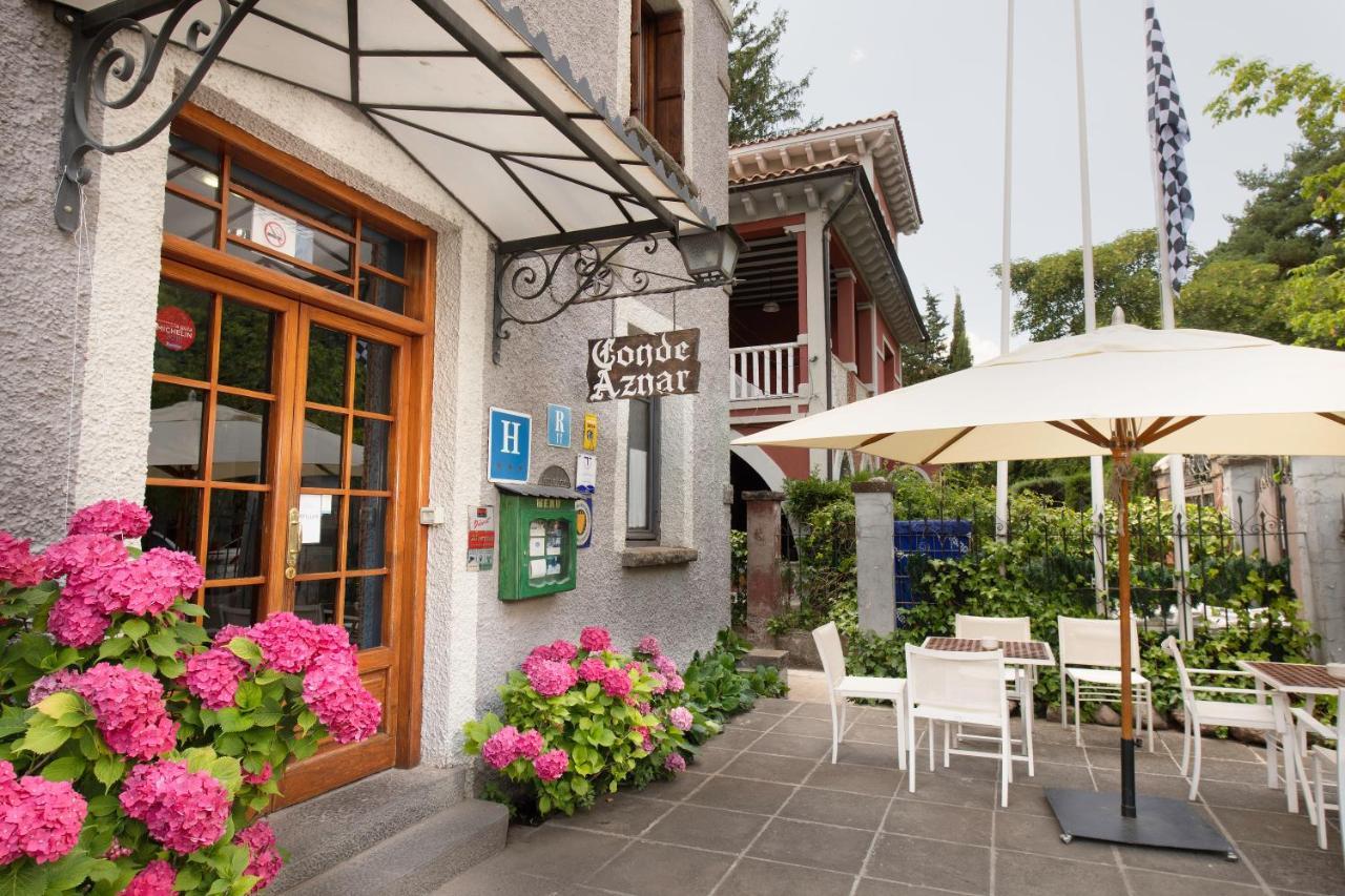 Conde Aznar Hotell Jaca Exteriör bild